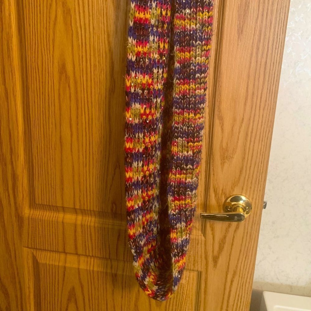 Women’s Multiple colored scarf.